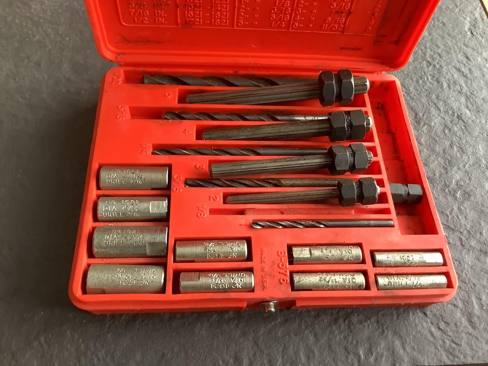 Snap On Blue Point Screw 1020 Extractor Set missing the smallest extractor