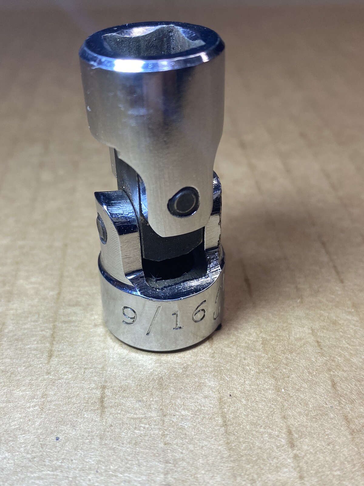 Mac Tools 3/8” Drive Swivel Sockets 5/8” XU206 & 9/16” XU186