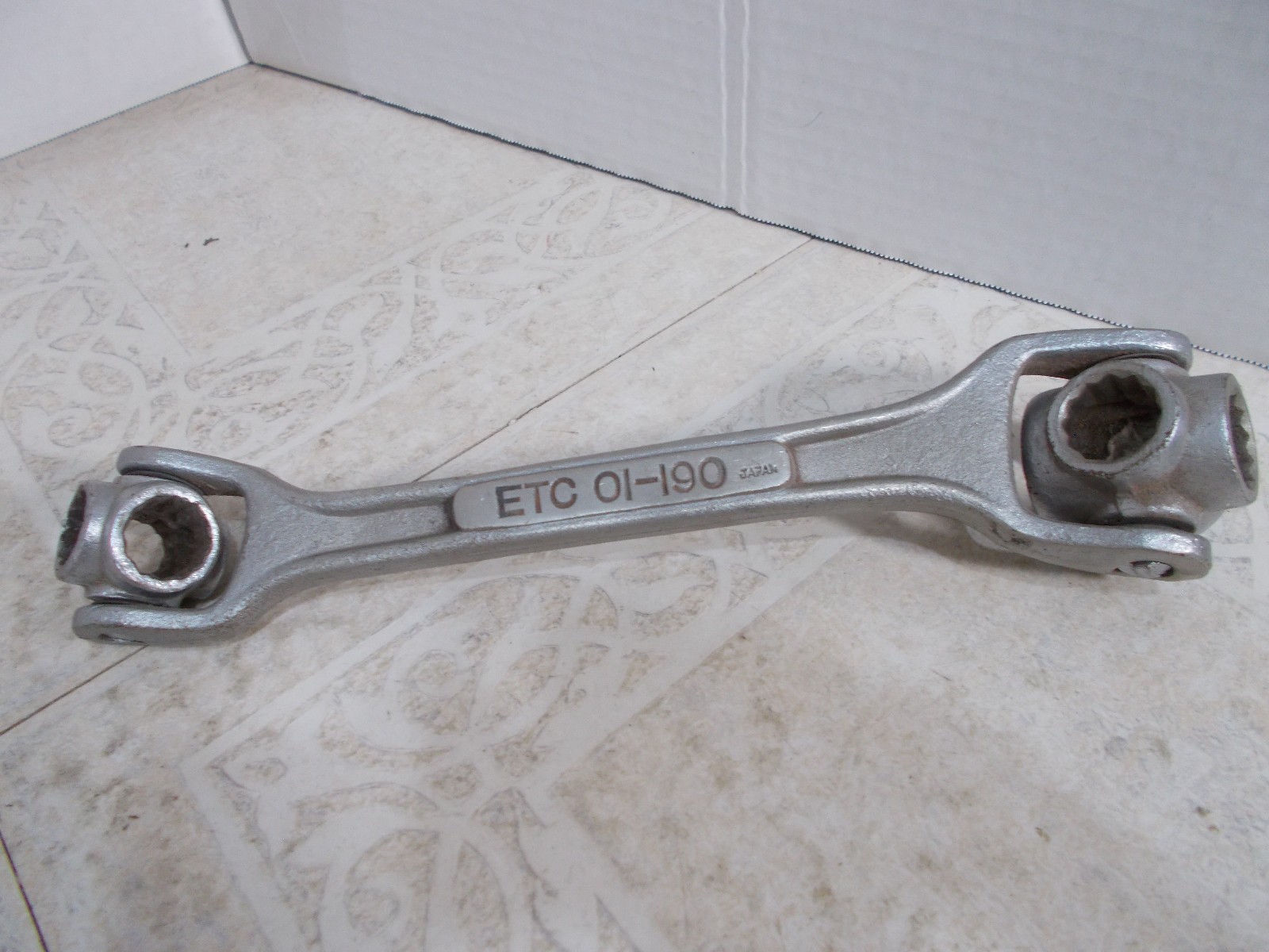 ETC 8 in 1 Dog Bone Rotating Standard Socket Wrench 7/16″ to 7/8″ Japan (A-1)