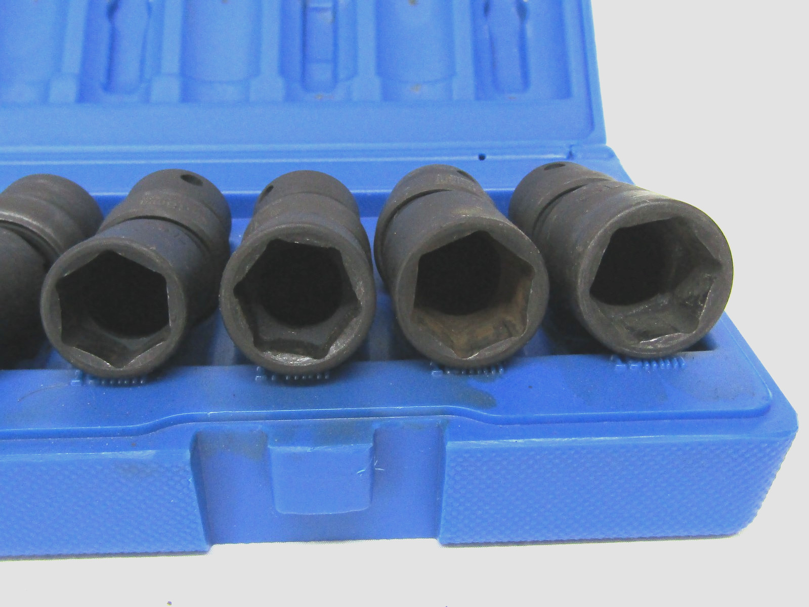 Grey Pneumatic 3/8″ Drive Metric Semi-Deep Length Universal Set 1210UMSD