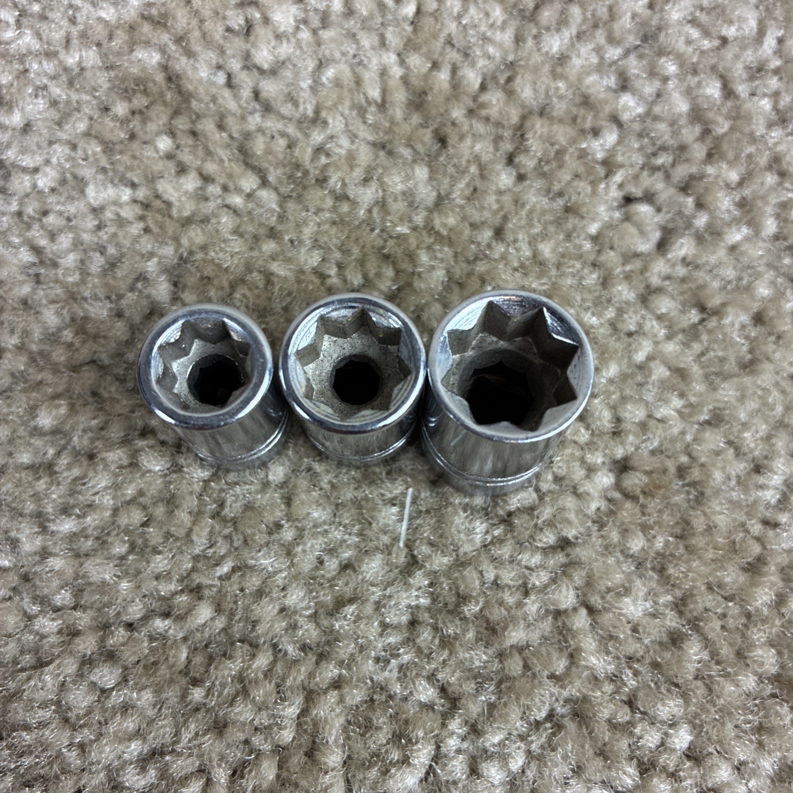 INDESTRO 1/4 Drive Ratchet/Socket Set SAE 15pcs. Good Condition Original Box