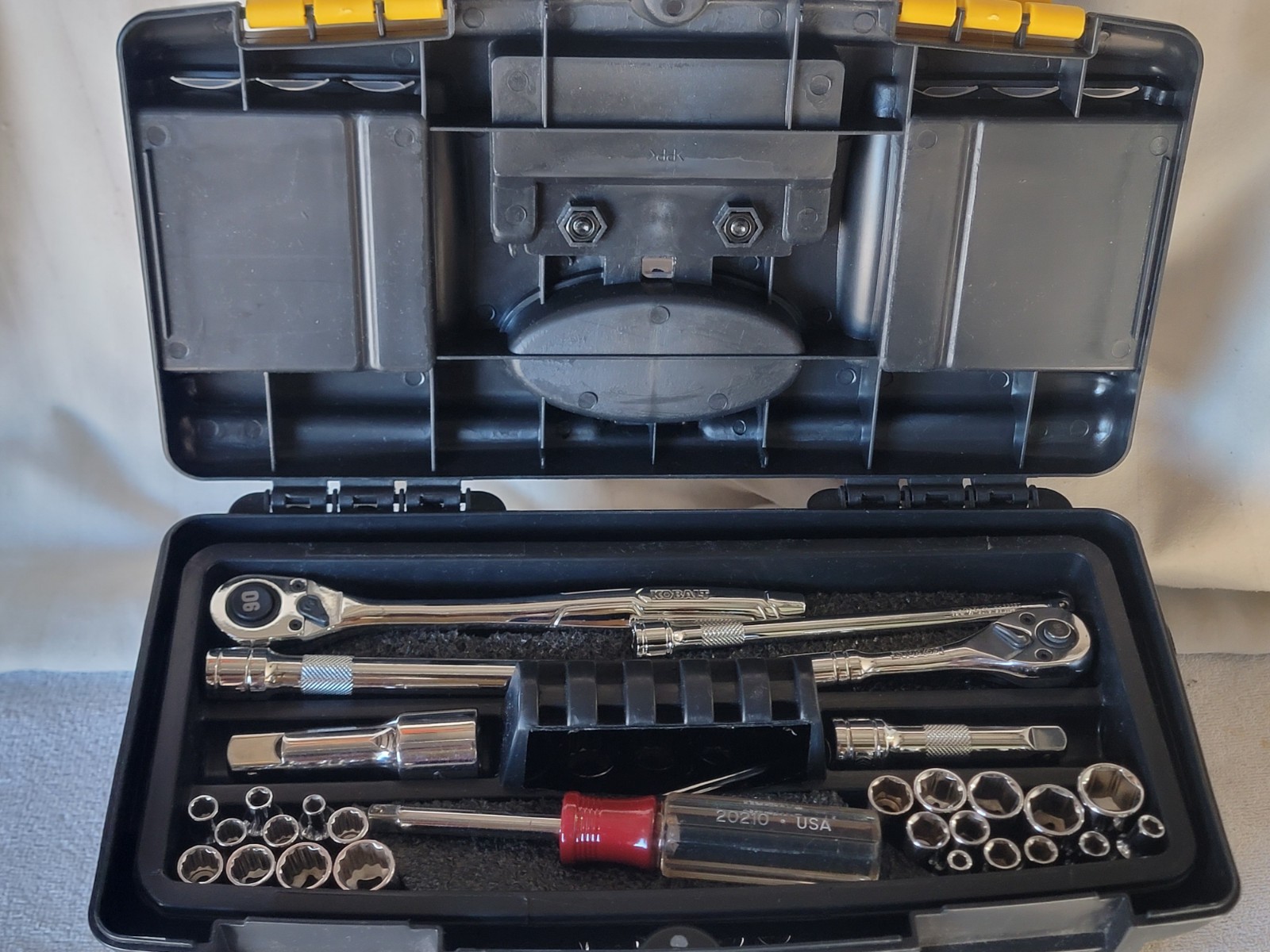 93pc Kobalt MIX Socket Wrench Set 1/4, 3/8, 1/2 dr., SAE/Metric + 18pc Apex Bits