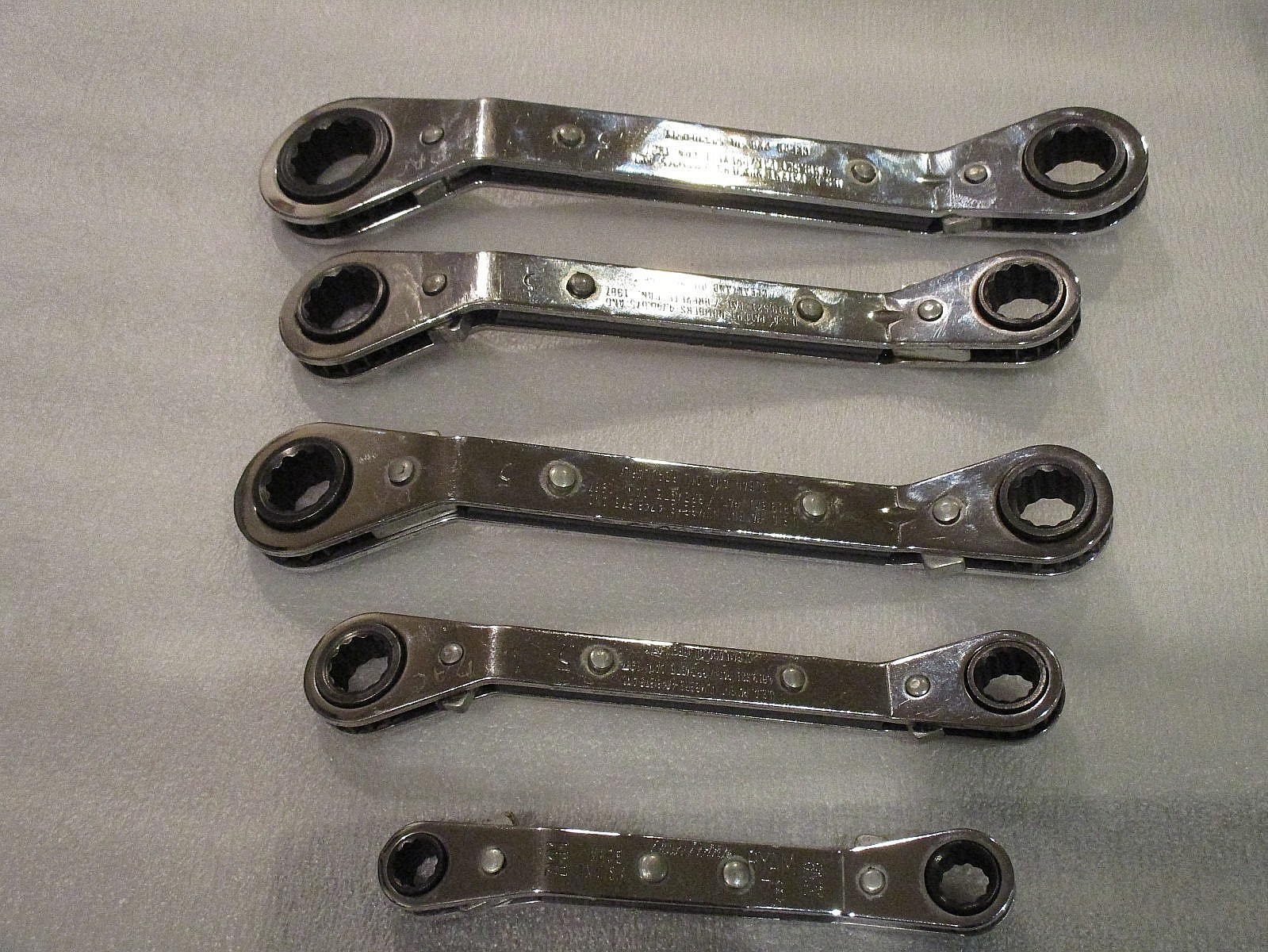 BLUE-POINT 12 POINTS METRIC OFFSET RATCHETING WRENCH 5pc SET. 7mm-17mm