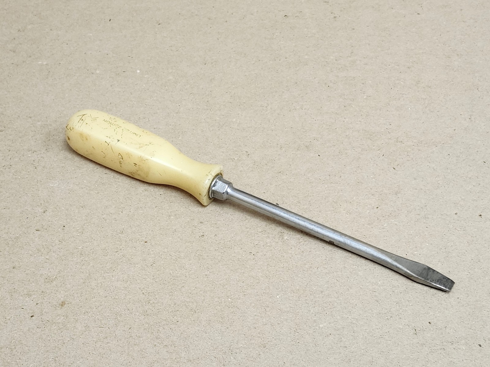 Snap-on 500 Limited Edition 5/16 X 6 in Flat Blade Screwdriver