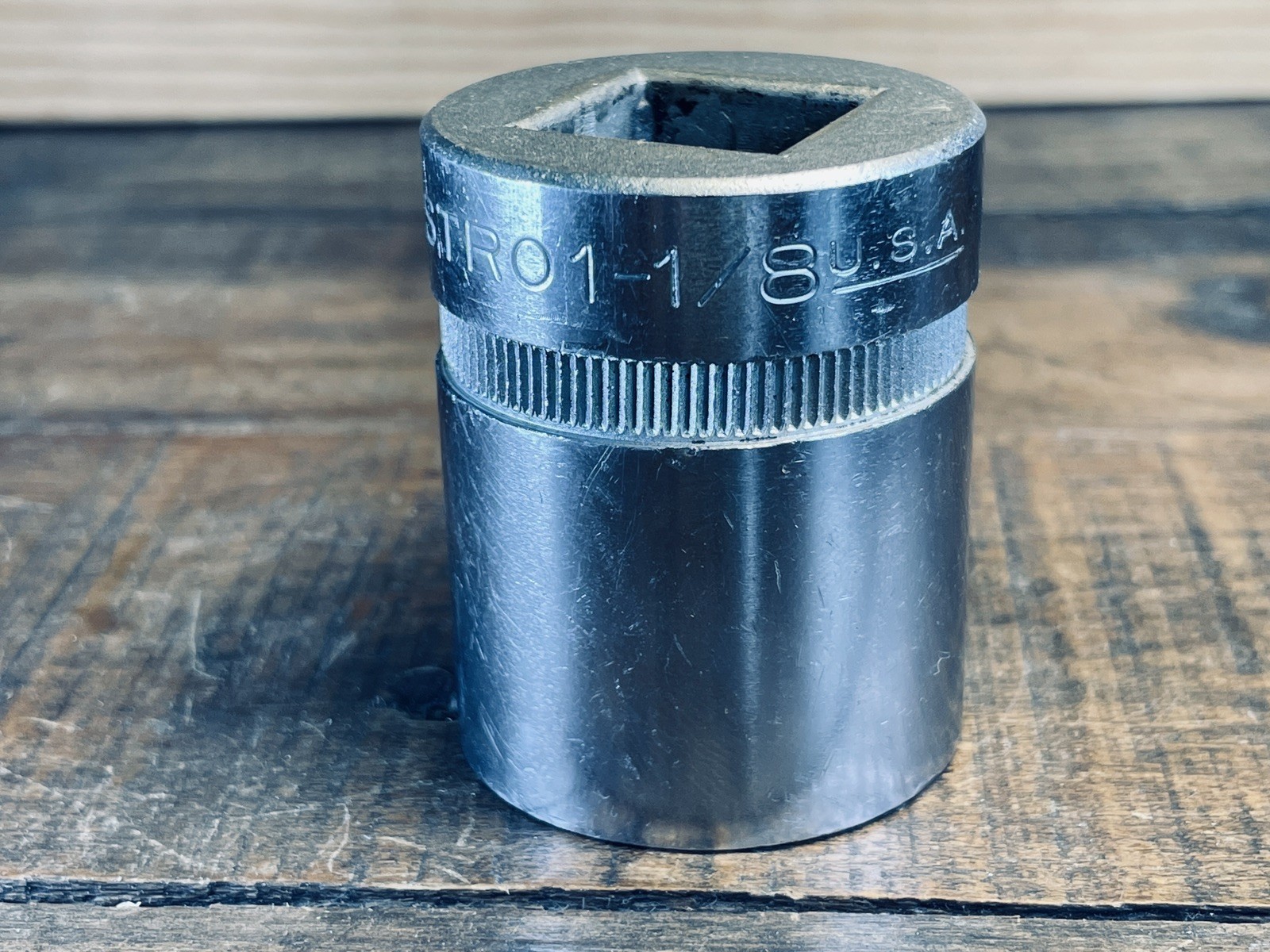 Vintage INDESTRO Socket 12 Pt 3/4 Drive USA SAE 1-1/8 Shallow 2236 Chrome