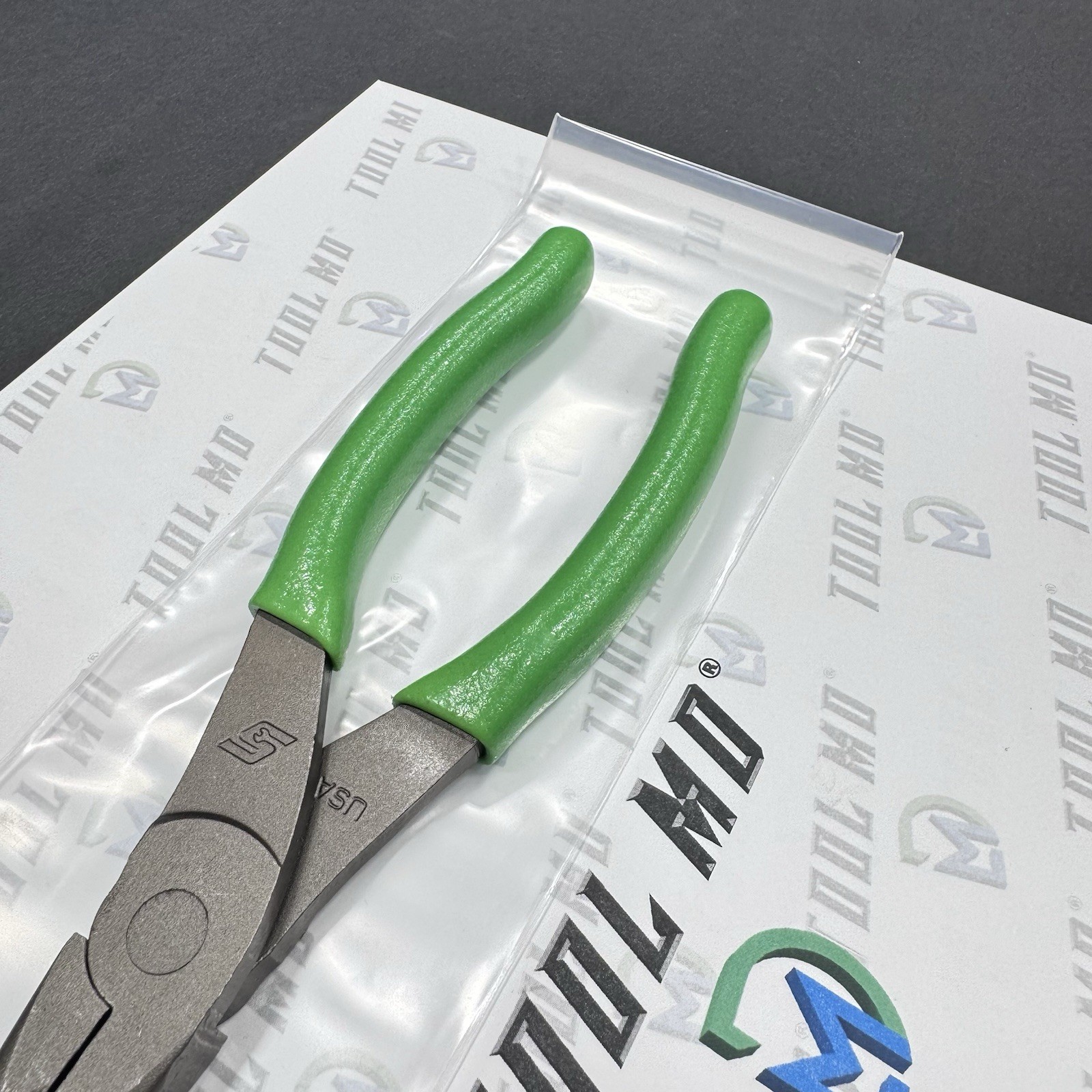 Snap-on Tools USA NEW GREEN 8″ Talon Soft Grip Needle Nose Pliers 96ACFG