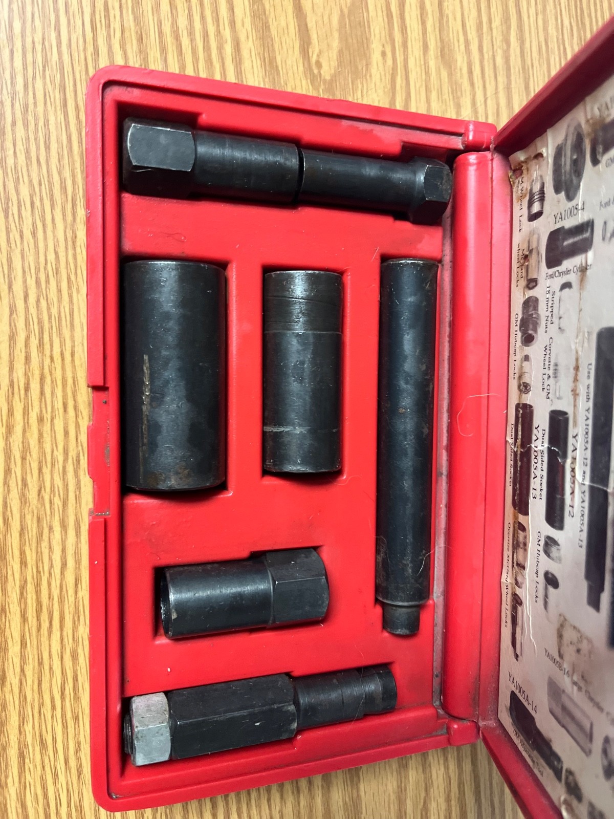 BLUE POINT – YA1005B – 8 PIECE DELUXE HUBCAP & WHEEL LOCK REMOVAL KIT – LOC#213