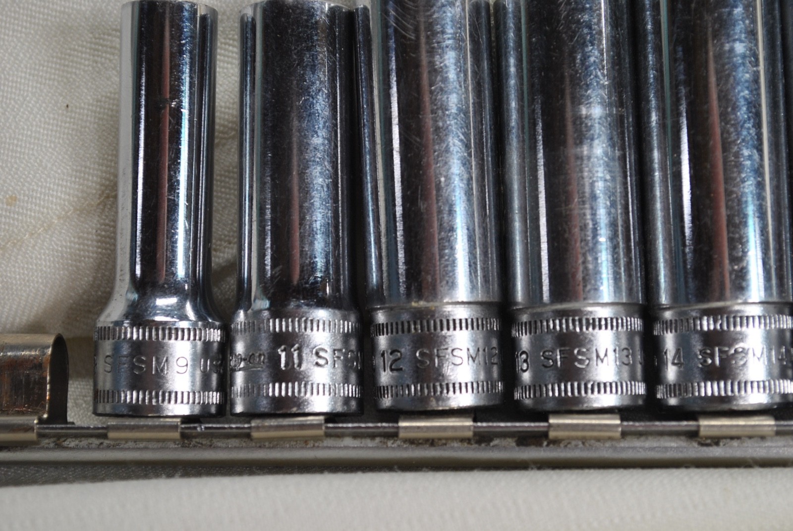 Lot of 9 Snap On 3/8″ Drive 6PT Metric Deep Chrome Socket SFSM9-SFSM19.