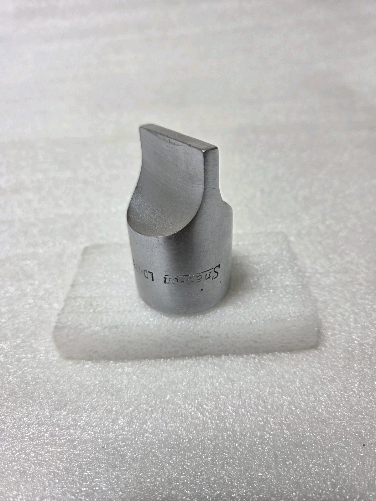 Snap On LD138 – 3/4″ Drive 1-3/8″ Wide Blade Chrome Drag Link Socket LD 138