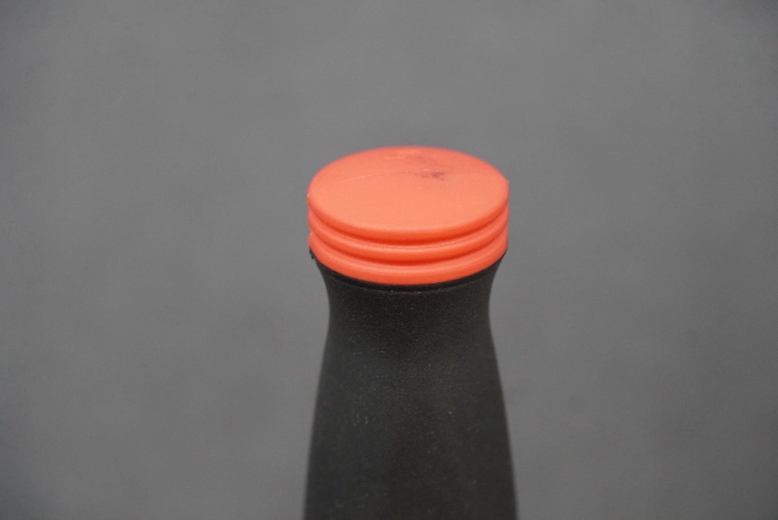 Snap On Ratchet 3/8” Drive Round Head Swivel Soft Grip Handle ( Red ) FHNF100