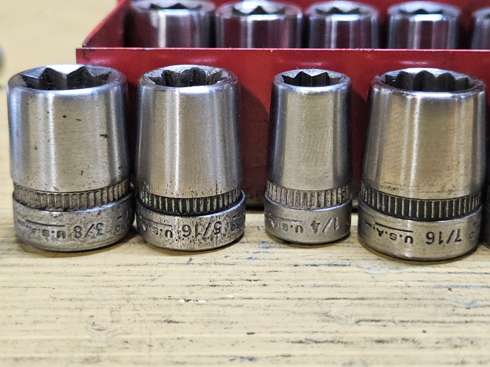 Vintage Indestro No. 7600 1/4” Drive Socket Set w/Metal Box Ratchet Bar Sockets