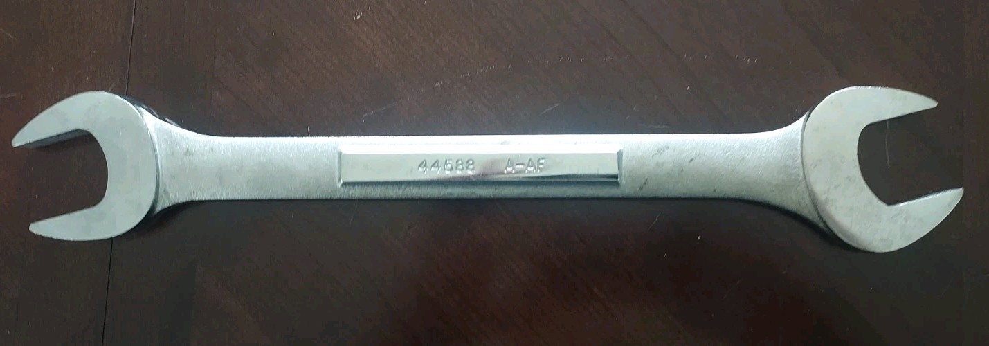 Craftsman USA -VV- 44588 Open End Wrench 1-3/8, 1-7/16