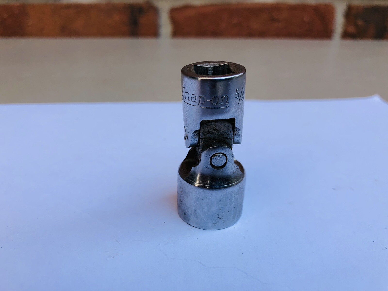 Snap-on Tools USA 5/8″ Universal Swivel Socket 3/8 Drive 12 Point FVU20