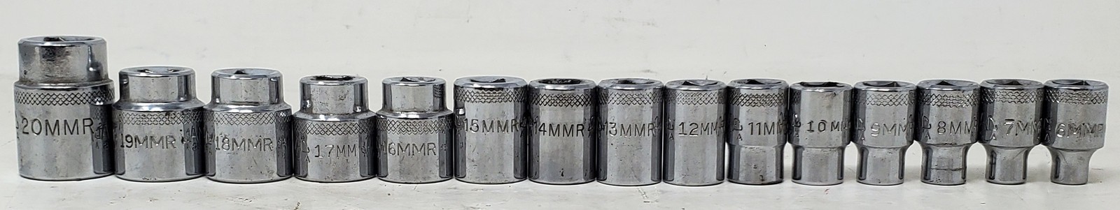 MAC Tools 15pcs Metric 3/8″ Socket Set – Mix Of 6PT & 12PT (6mm-20mm)