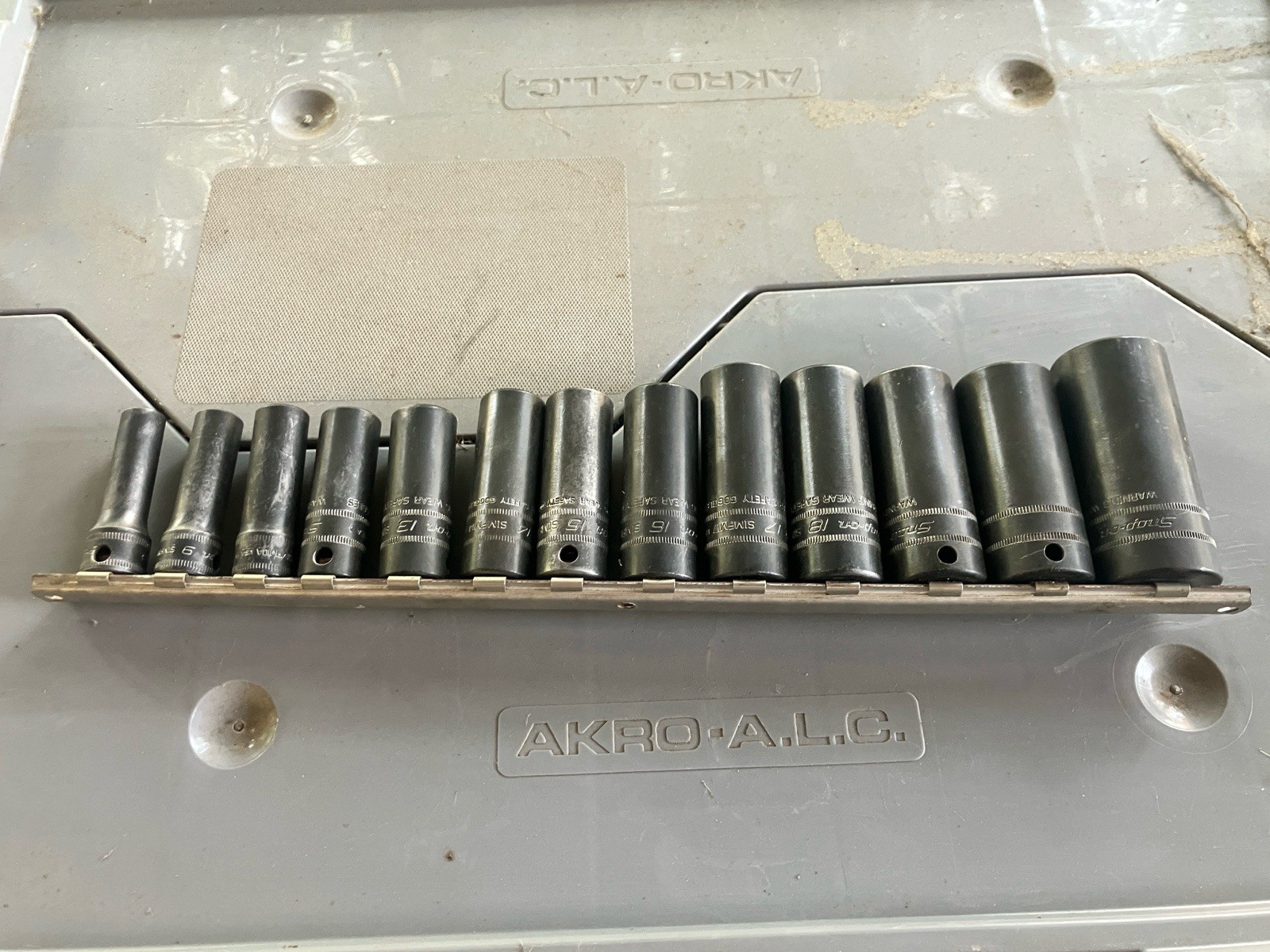 Snap-On SIMFM Set 3/8″ Drive Metric Deep 6 Point Impact Socket 8mm – 19mm Rail