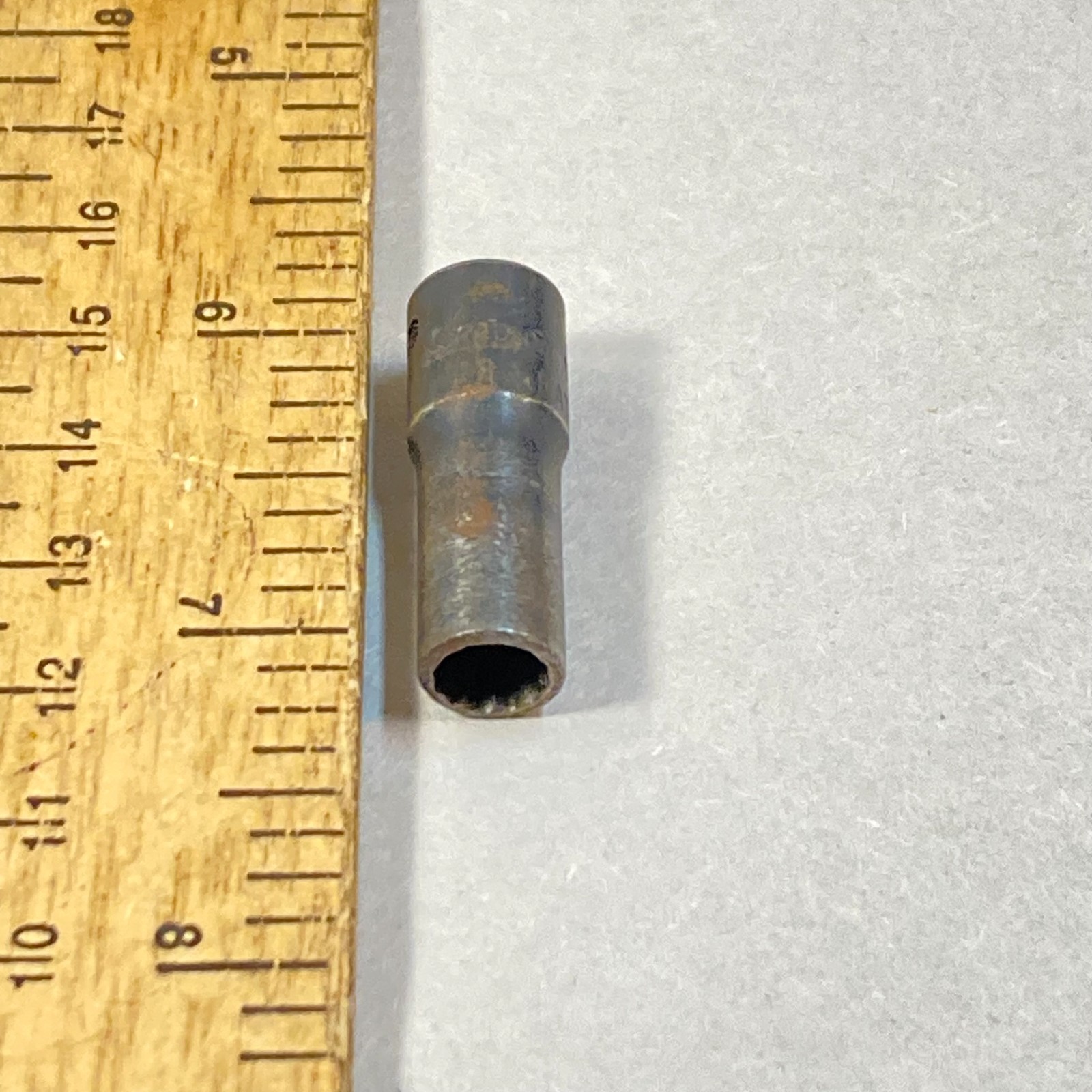 Snap-on 1/4″ Socket 1/4″ Drive 12 Point SAE #TDHB8 USA