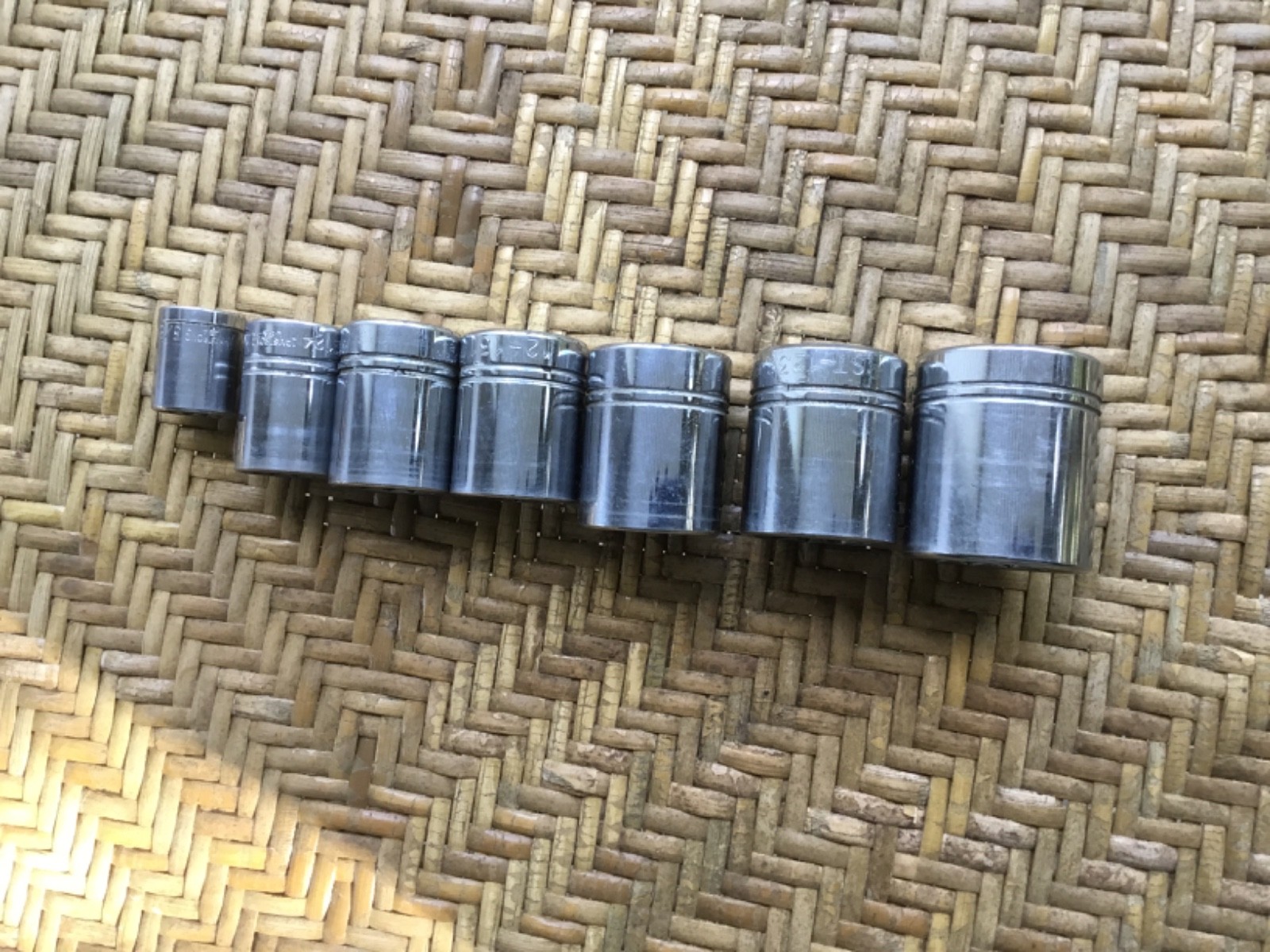 VTG Armstrong USA 1/2″ Dr. SAE Shallow 12pt Socket Set 3/4- 1-1/4″, 3/8″ Dr 5/8″