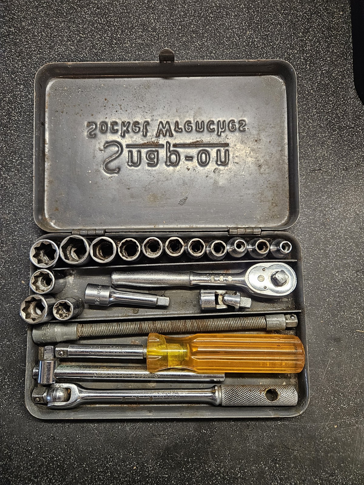 SNAP-ON TOOLS VINTAGE 21 PIECE 1/4 DRIVE GENERAL SERVICE SET 1944 WITH METAL BOX