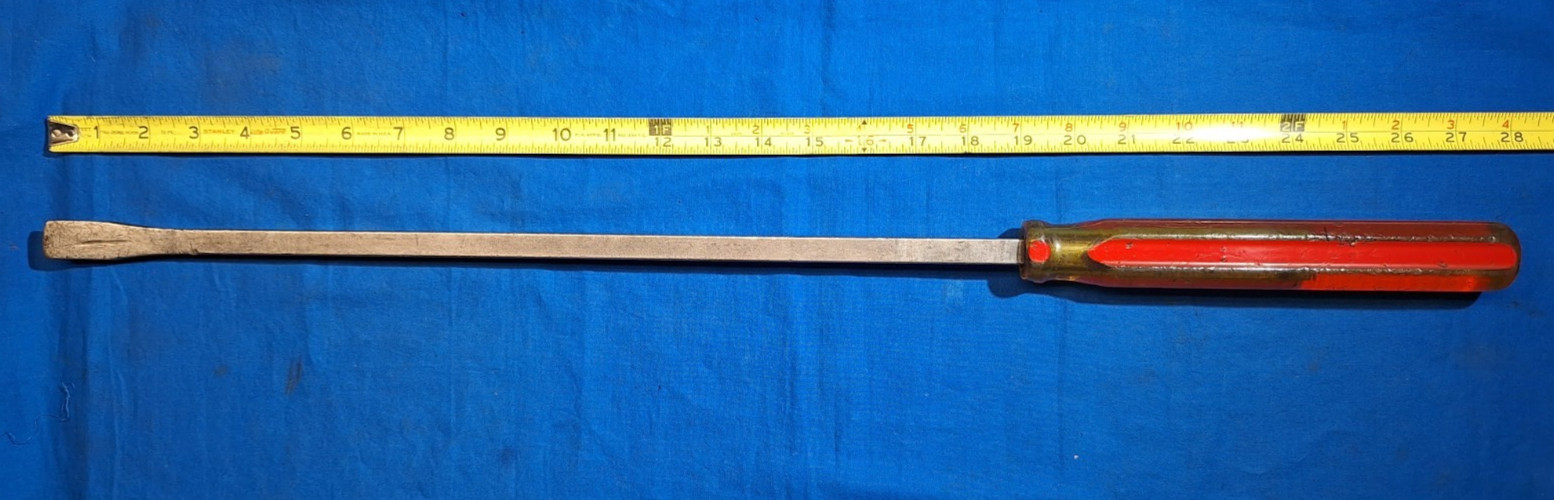Vintage Mac Tools PB18 red and yellow handle pry bar 28″ long