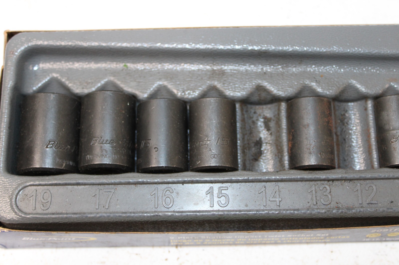 Blue-Point 209TFSMYA 6-Piece 3/8″ Dr Metric/SAE Shallow Twist Impact Socket Set