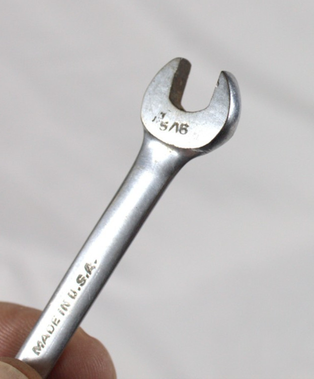 Snap-on’s Blue Point OEX-100 5/16″ 12-point Short Combination Wrench vinatge