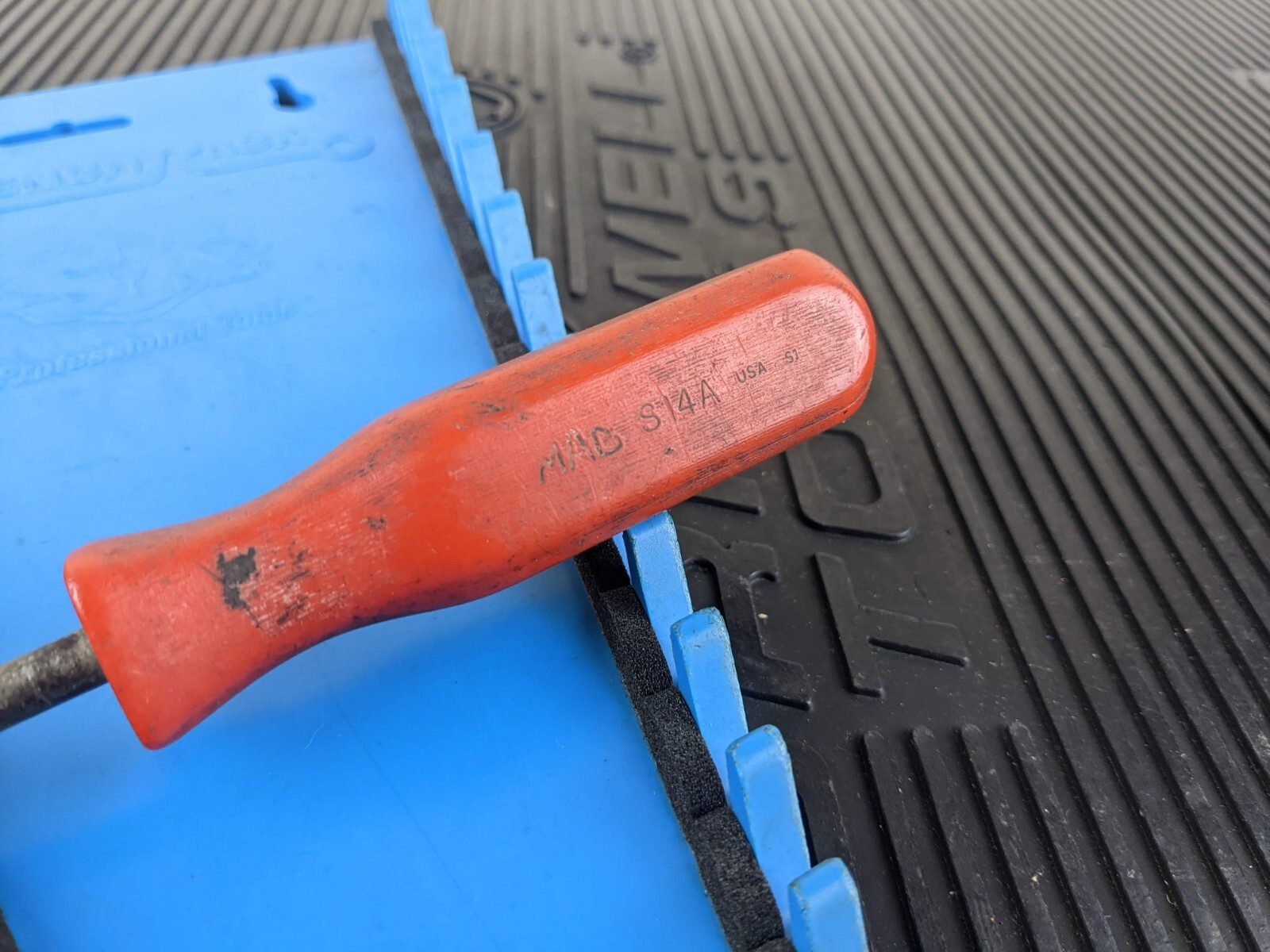 #at827 MAC Tools USA S14A Brake Spring Retainer Tool Solid Red Classic Handle