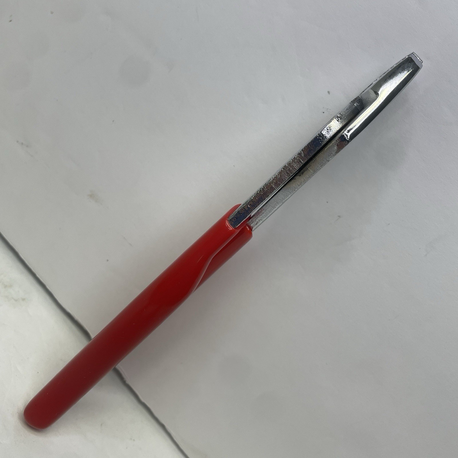 Angle nose battery nut pliers – red handle – 7.5 in – used