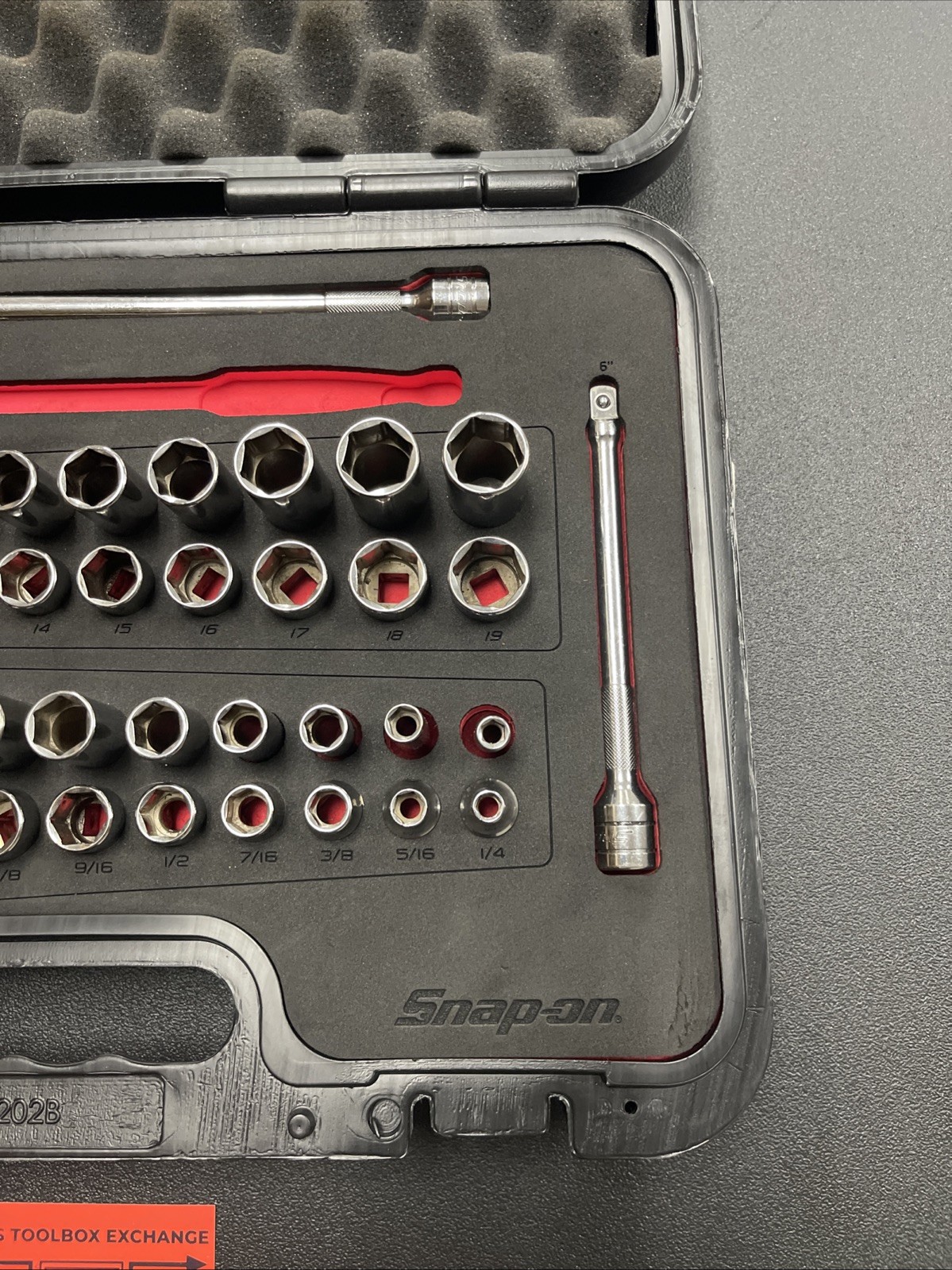 Snap On 51 pc 3/8″ Dr. 6 Pt. Metric SAE General Service Set 251FSMBFR No Ratchet