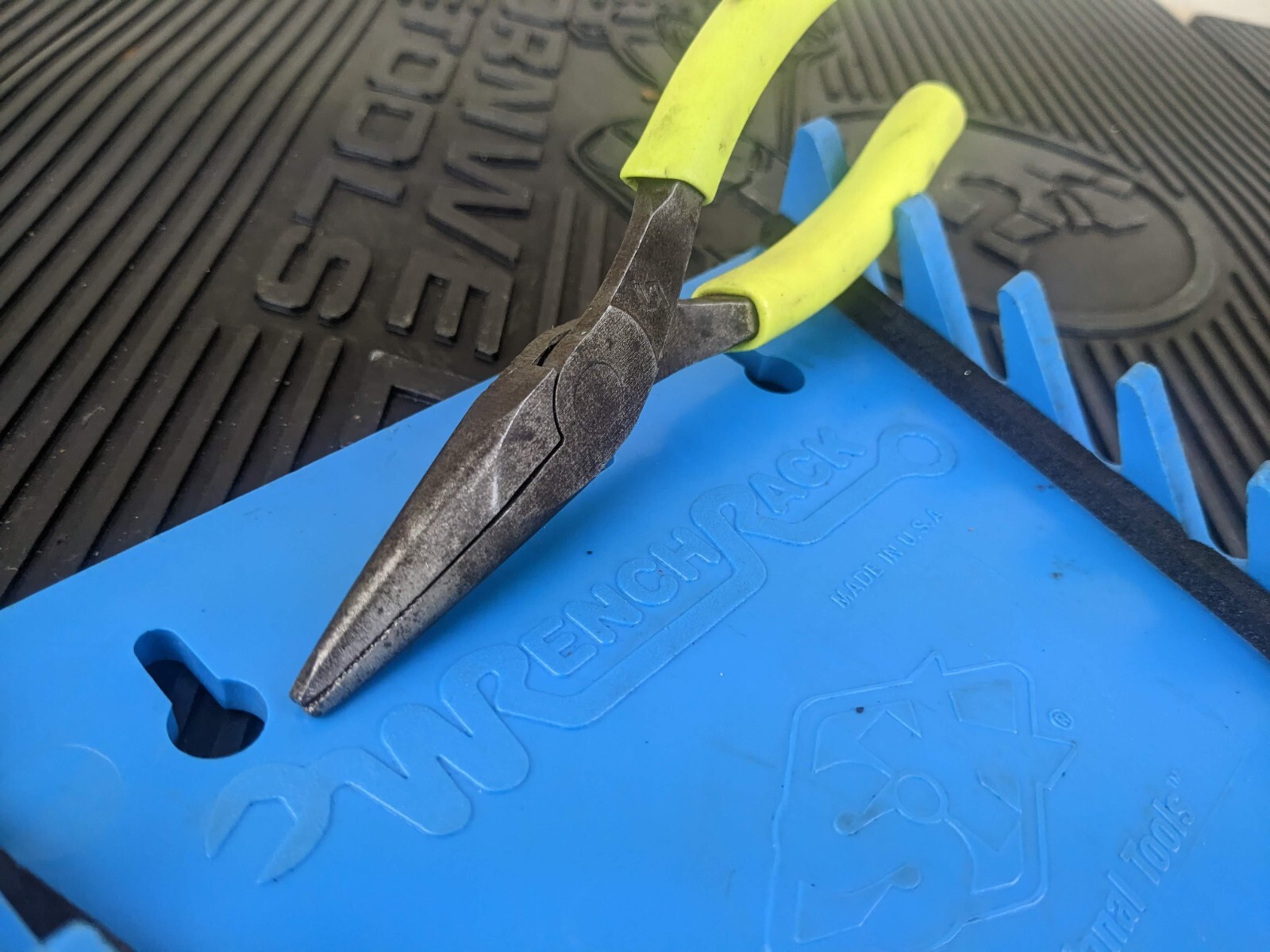 #az165 Snap-on Tools USA HI-VIZ 6″ Soft Grip Needle Nose Pliers 95ACFHV