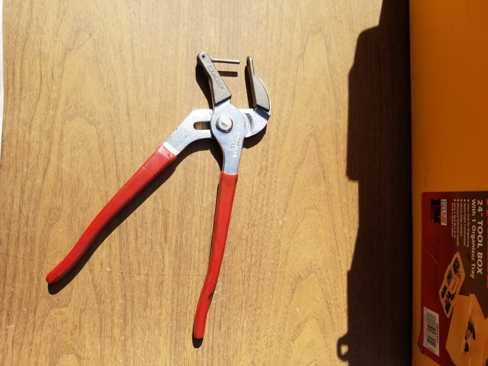 misc auto glass tools… door panel . Clip .cold kinfe.. dremel… pin  tool