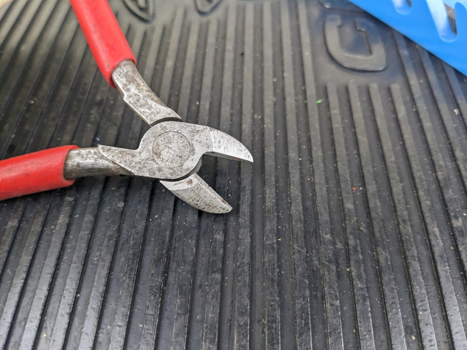 #bb284 Snap-On Tools USA 85BCP Diagonal Cutter 5″ Precision Pliers – Red
