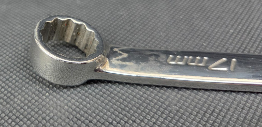 Snap On Tools 17mm Metric Standard Combination Wrench OEXM170B 12 Point USA