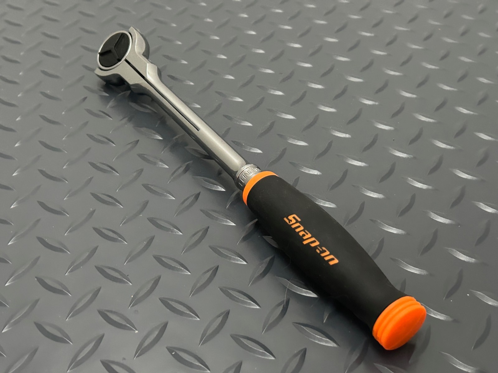 Snap-on Orange 3/8” Drive 100-Tooth Soft Grip Swivel Head Ratchet FHNF100O New