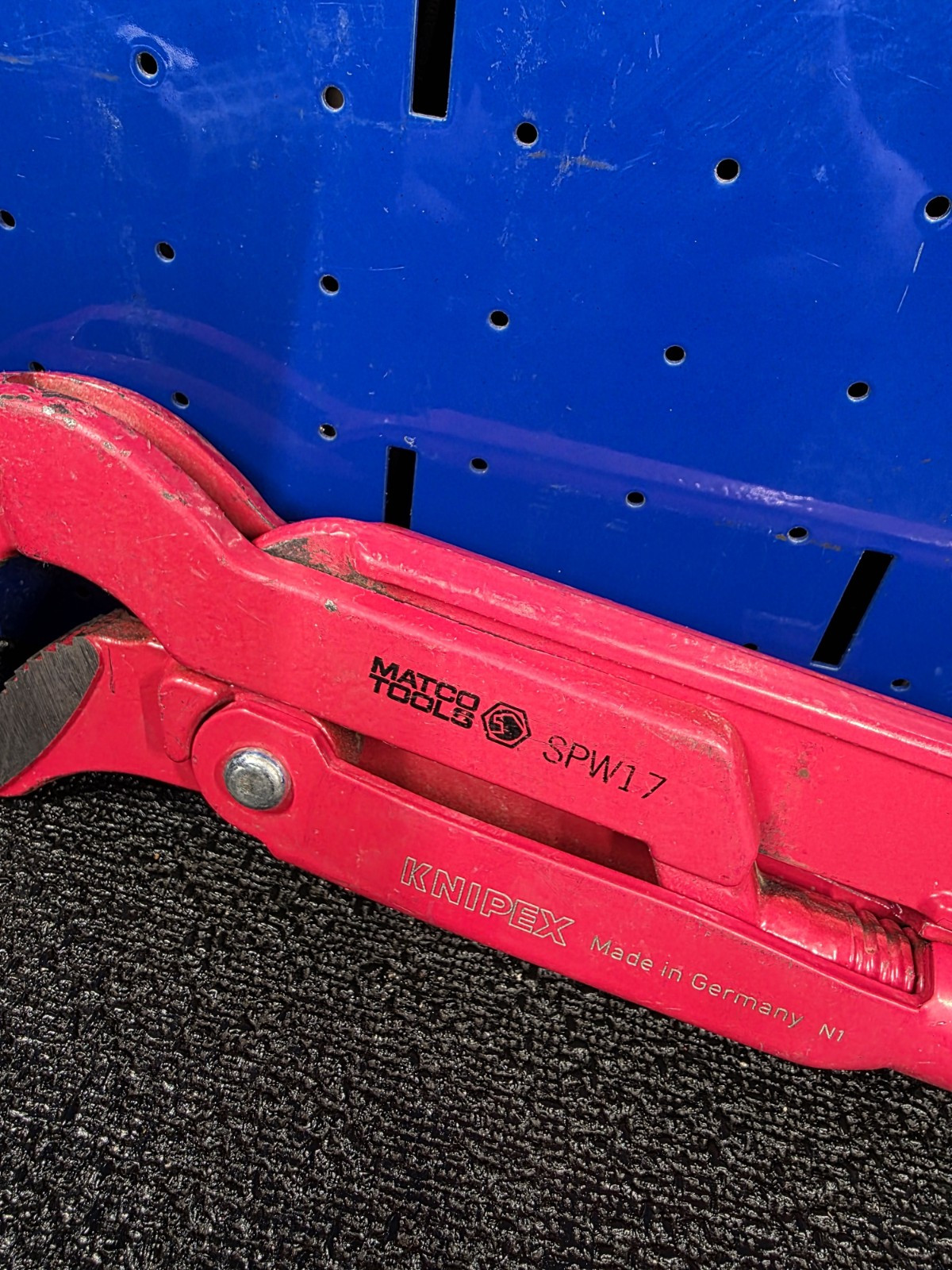Matco Knipex SPW17 Red 17″ Swedish Pipe Wrench S-SHAPED Germany