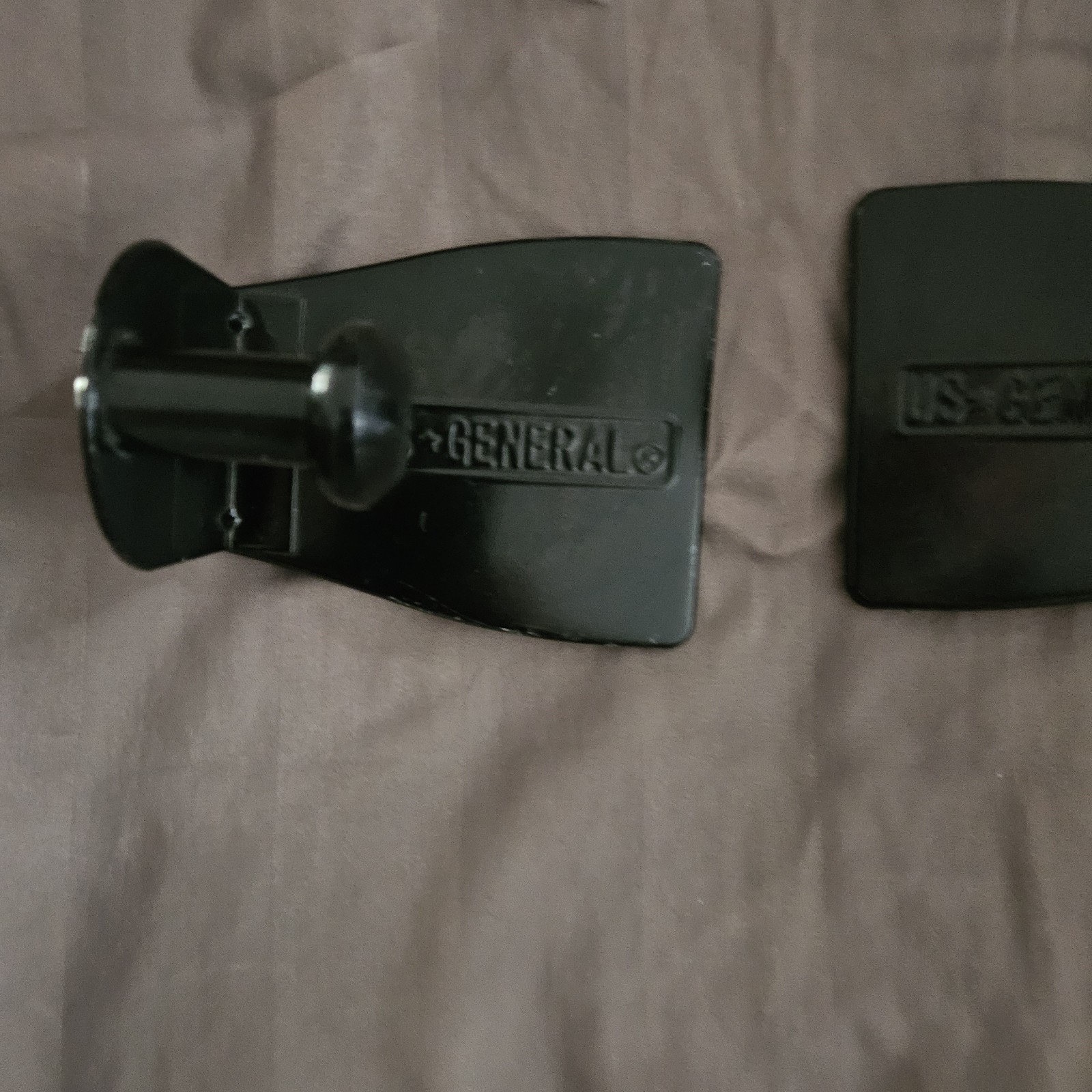 US General Black Tool Box Paper Towel Holder Hooks Magnetic Garage Man Cave