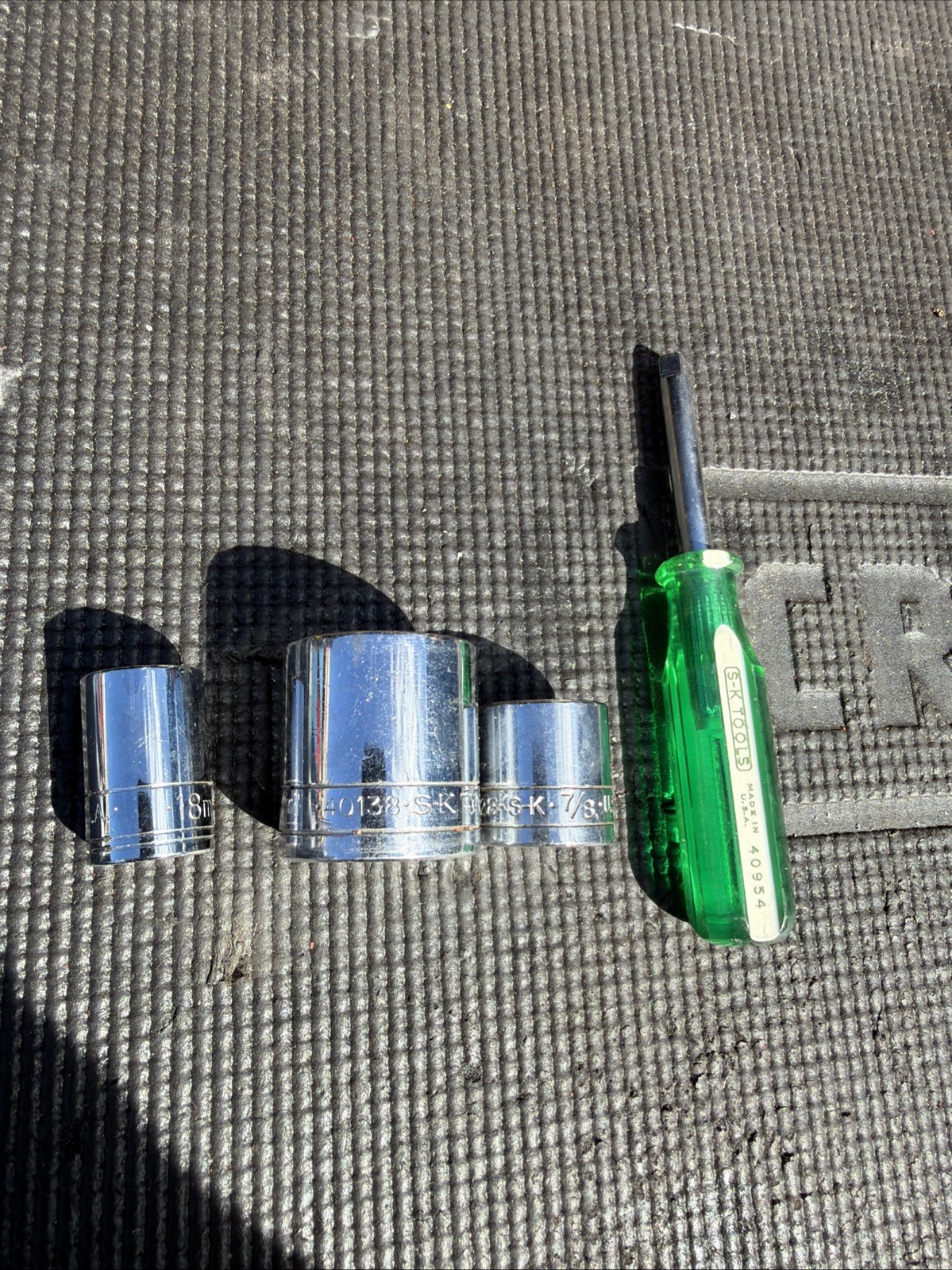 SK Tools USA 4PC Lot 1/4 Spinner 40954 18mm Socket 40318 45128 7/8” 40138 1-3/16