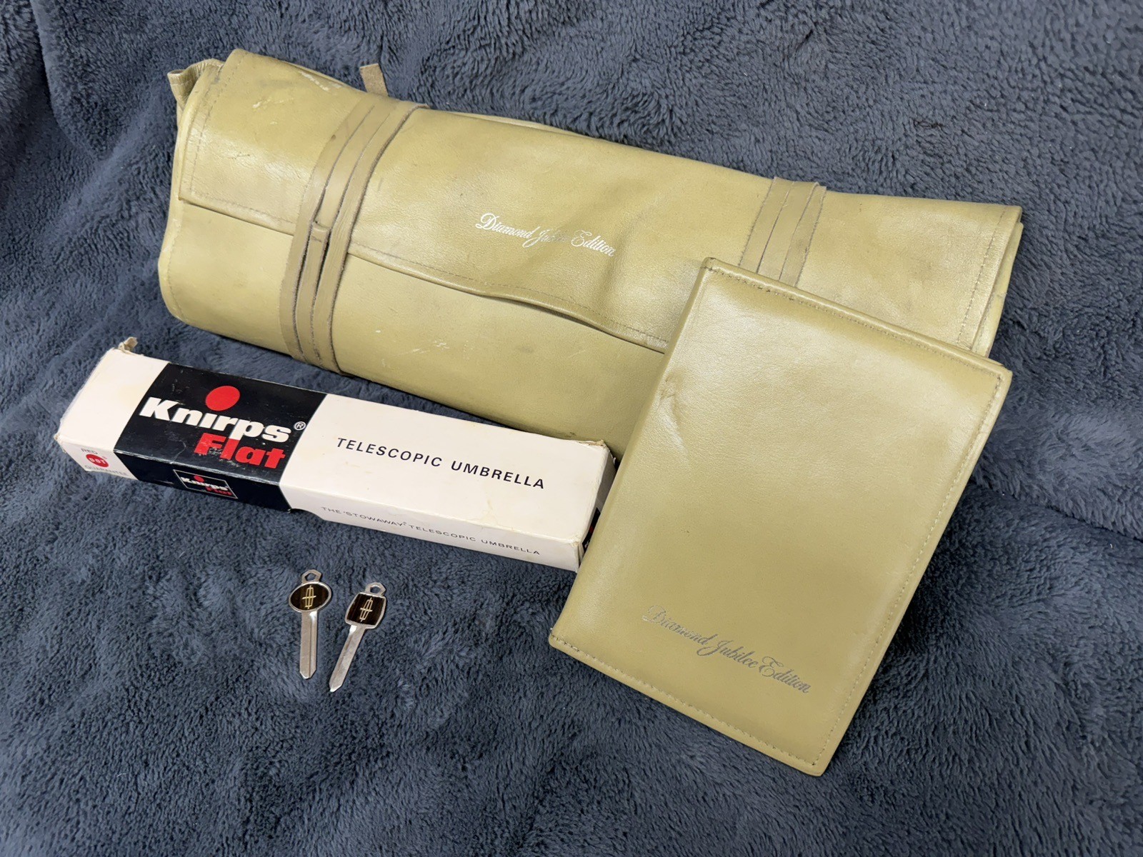 1978 Lincoln Continental Mark V Diamond jubilee Tool Kit Keys Umbrella Garage