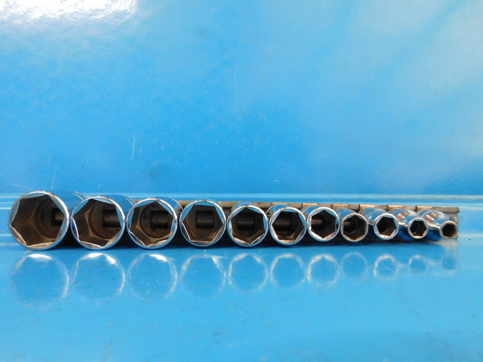 USED,SNAP ON 3/8 IN. DR. SHORT 6 PT. SOCKETS (1/4 THRU 7/8 IN.) PART #211FSY