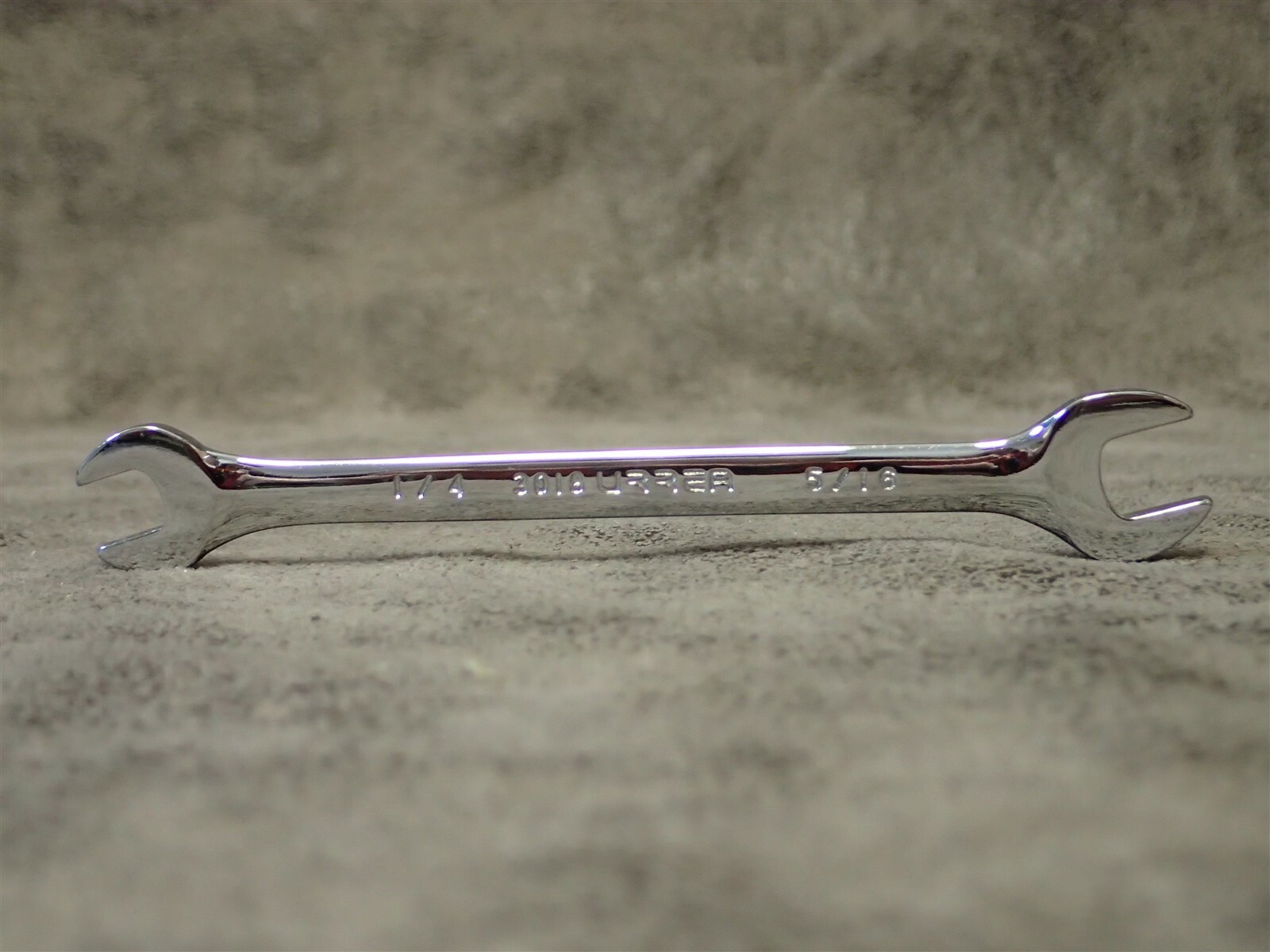 #3018 URREA 1/4″ x 5/16″ Open End Chrome Wrench Chrome Steel Alloy (BN10)