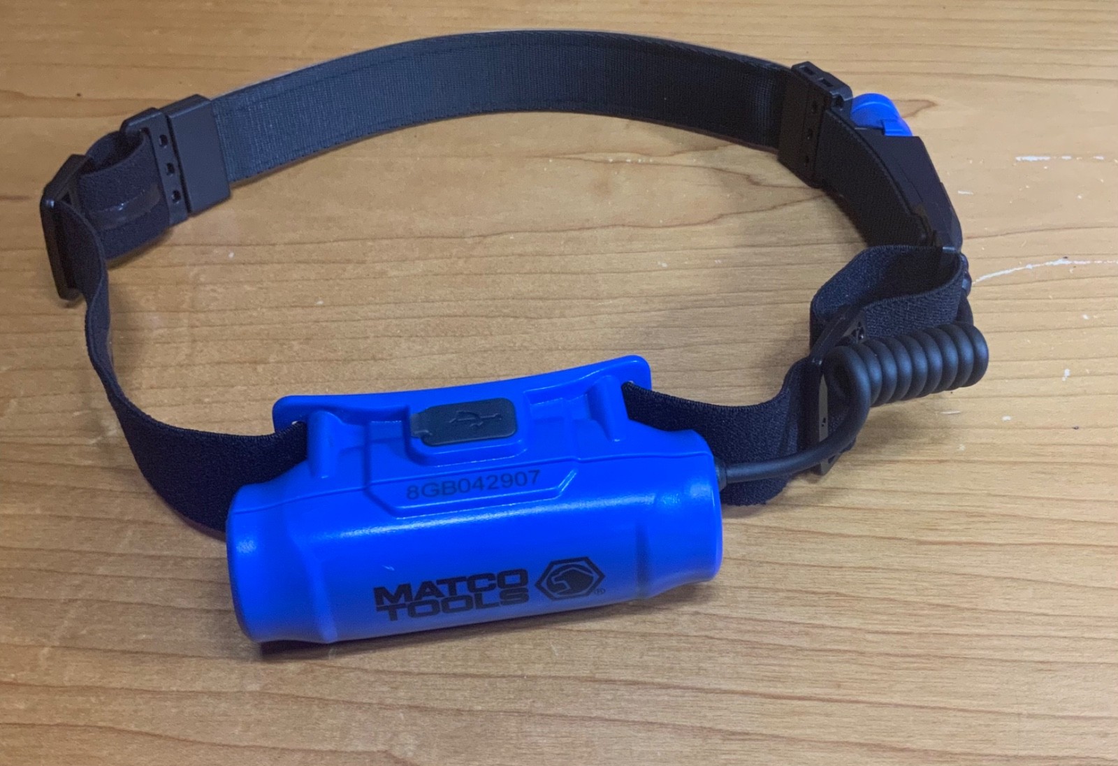 MATCO TOOL 700 LUMEN DUAL LED STRIP AND PIVOTING WITH MOTION SENSOR – BLUE