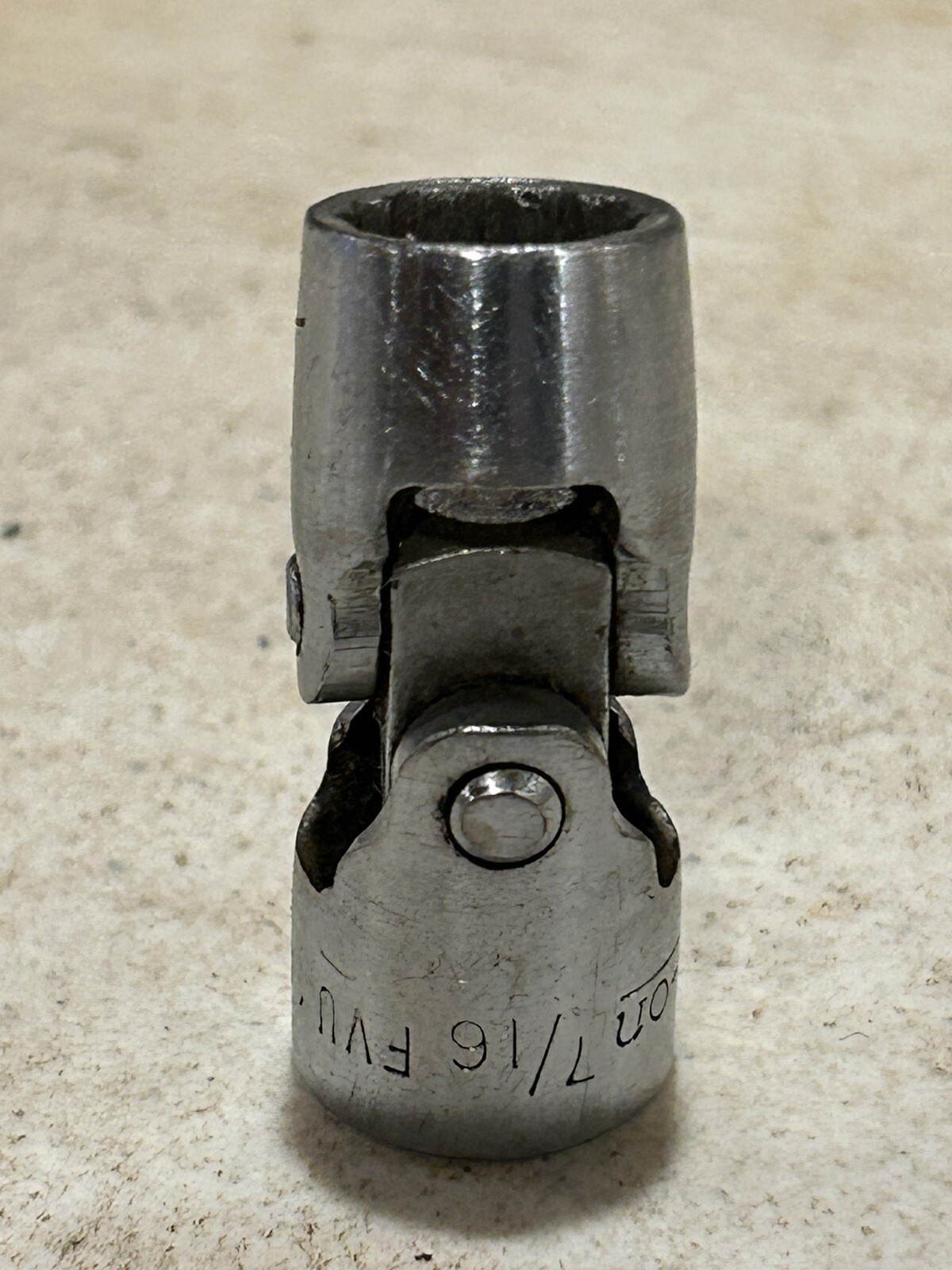 Snap On USA 7/16″ 12 Point 3/8″ Drive Swivel Socket FVU 14