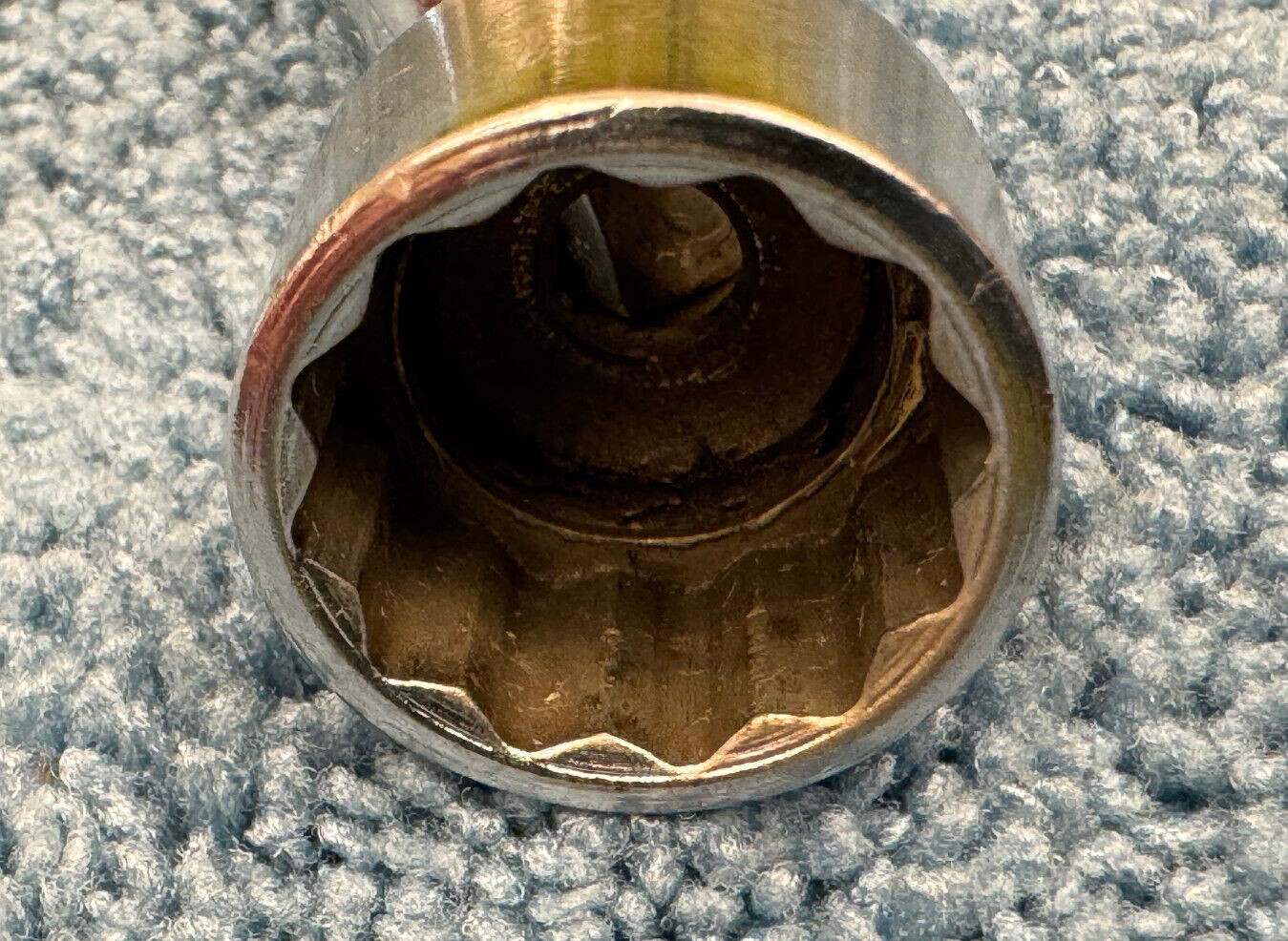 Snap-on 1/4″ Drive 12 Point SAE 9/16″ Shallow Universal Swivel Socket TMU181