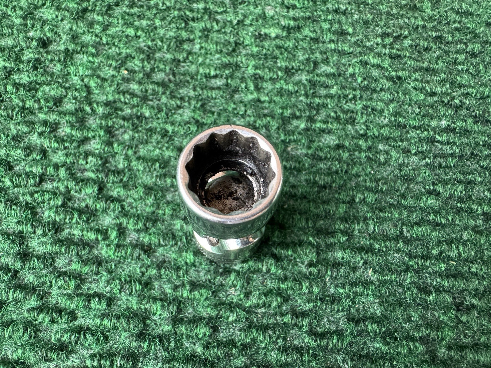 Snap On Tools FUM12 3/8″ Drive 12MM 12 Point Universal Swivel Socket