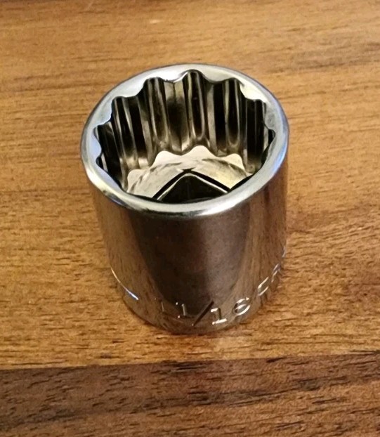 Craftsman 11/16″ Socket 12 Point 3/8” Drive S-AC 44336