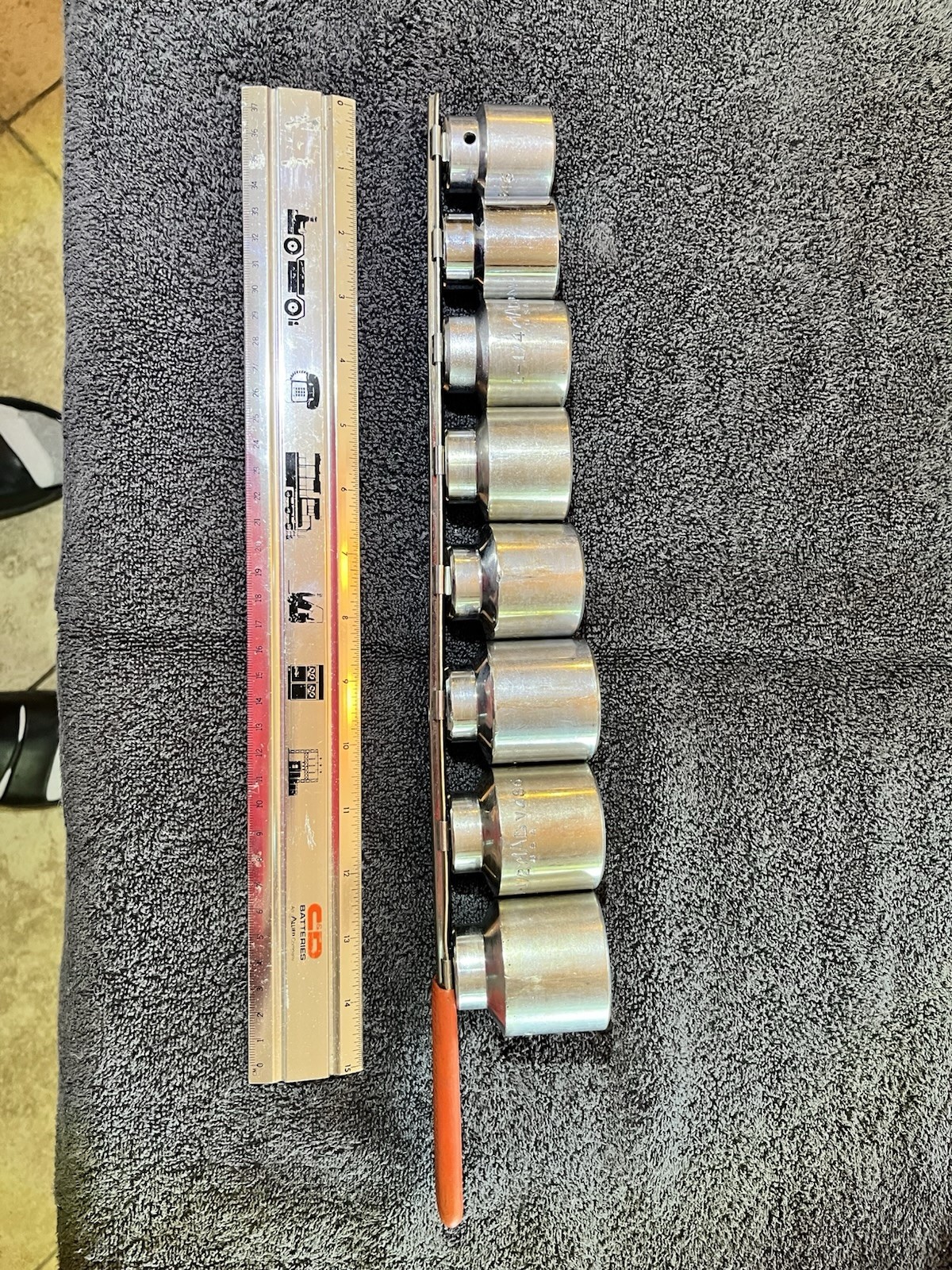 Mac Tools 8 Pc 1/2″ Drive 6-Point SAE Chrome Socket Set Large 1-1/4″ – 1-9/16″