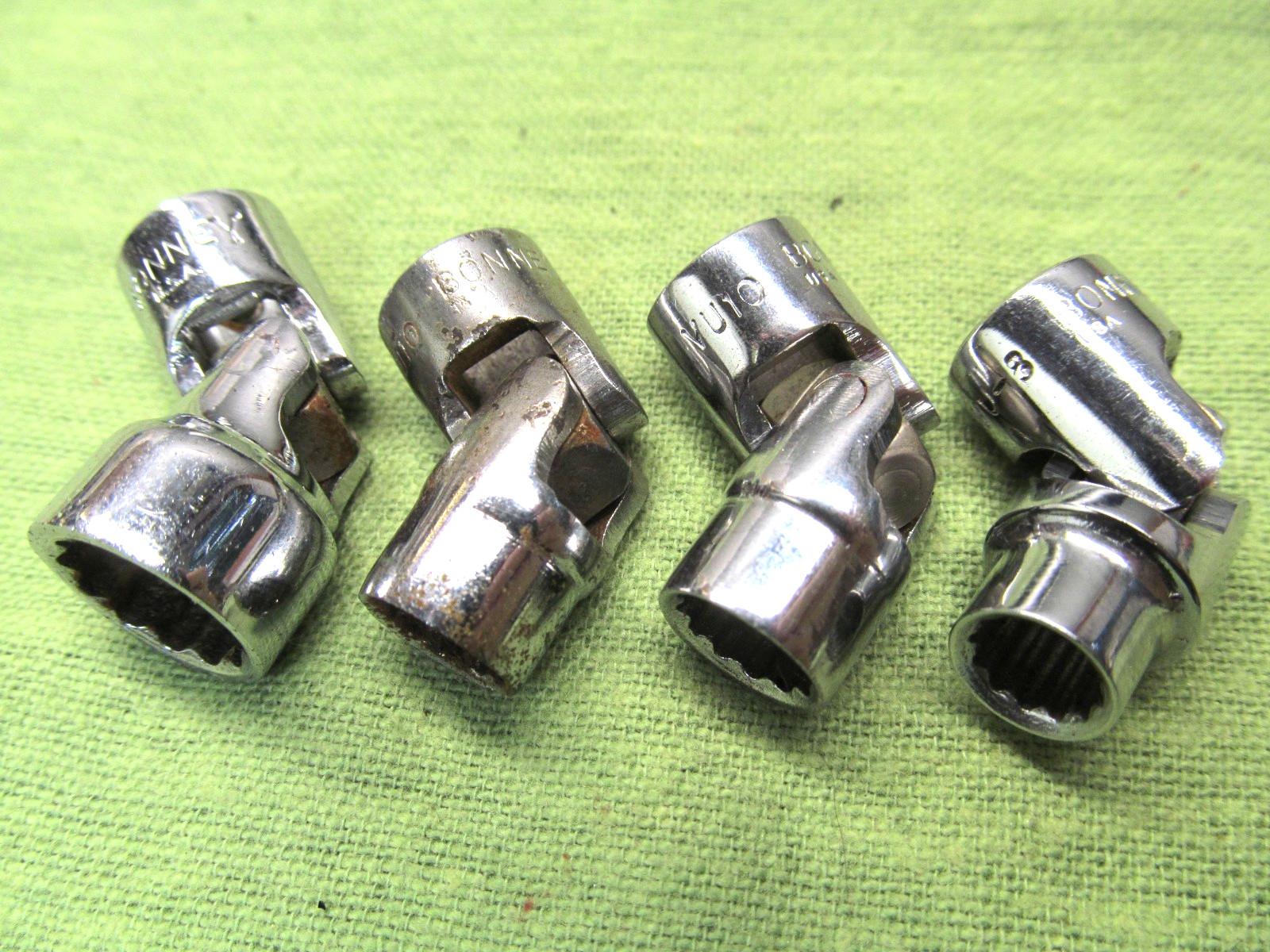 Four Vtg. Bonney 1/4″ Drive Flex Sockets SAE 12 points – See Pics & Description