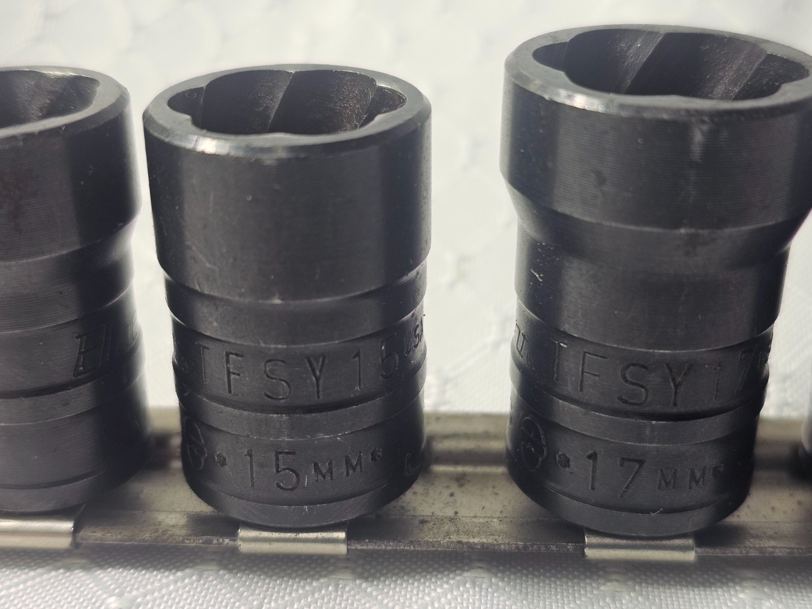 Blue Point Tools TFSY ⅜» Drive Twist Socket SAE Standard & Metric set of 13