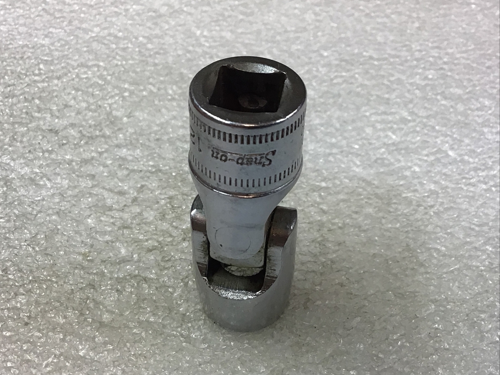 Snap On#FSUM12- 12 mm,Metric, Chrome, 3/8″Dr., 6Pt., Swivel,Universal Socket-USA