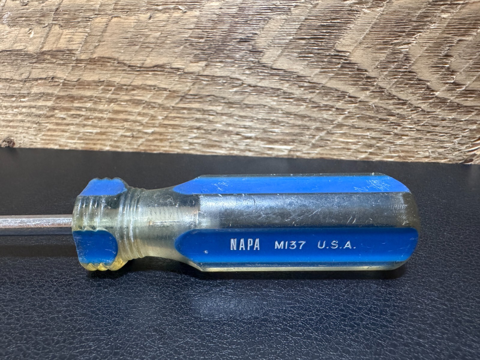 NAPA M137 USA Clutch Head (Bow Tie) 1/4″ Screwdriver 9-1/4″ OAL, 5-1/2″ Shank