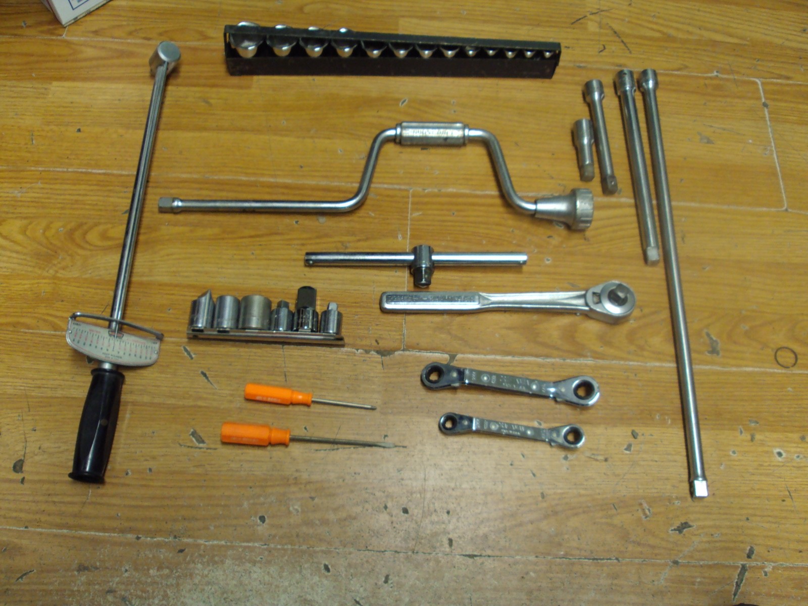 Craftsman USA 30 Piece 1/2″ Drive 6-Point SAE Sockets Wrench Extension